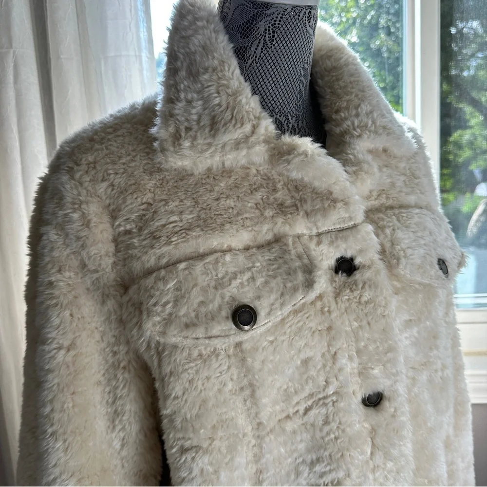 Victoria’s Secret Faux Fur Sherpa Teddy Jacket Cream White Size Large - Picture 6 of 15